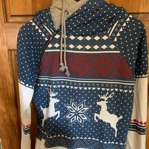 Ampersand Ave holiday double hoodie size L
